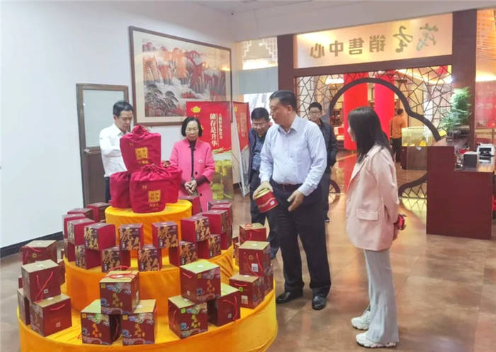 有关于梧州市委副书记蒋海东到企业调研茶产业发展的热门信息(1)