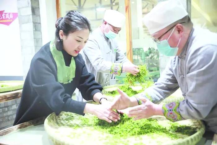 有关于2021年恩施春茶上市，较往年提前一周的新闻