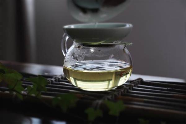 有关于泡沫之下,2021年普洱茶市场真的要变天?芳村市场会被拉垮?的最新消息(1)