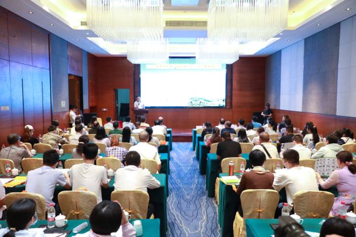 有关于力推茶园管理机械化 服务六堡茶产业发展的热门资讯