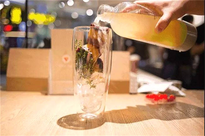 关于“茶饮市场为何无法诞生巨头”“金融科技赋能白茶产业”“茶叶电商的新发展”的最新消息(7)