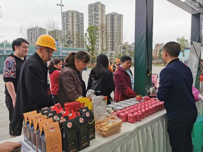 关于2021重庆大足首届“古龙茶文化节”暨乡村旅游民俗展演展销活动纪实的新闻(16)