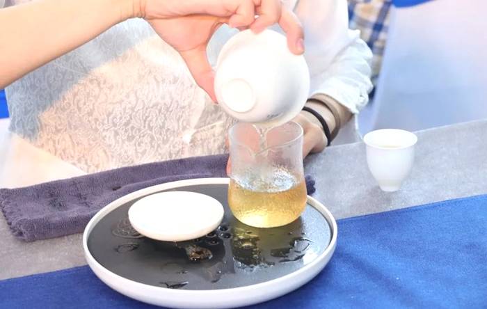 有关于疫情防控下，茶企化“危”为“机”的建议的信息