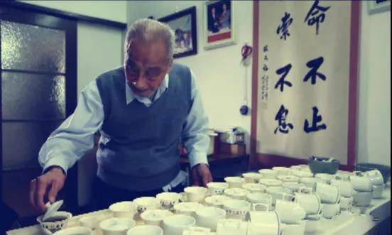 有关于张天福选址的茶场，诞生西湖龙井的贵州“私生子”的热门资讯(2)