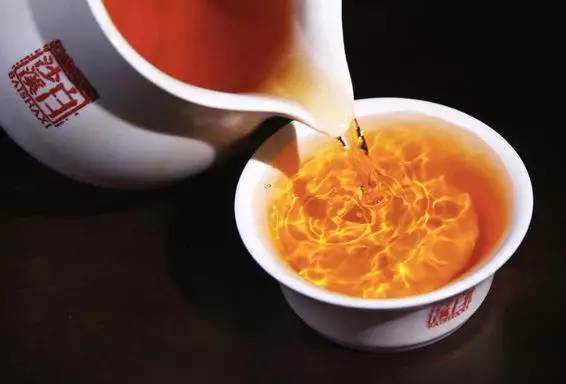 有关于湘黑茶“走出去”迎重大利好 喜获进出口“身份证”的热门新闻