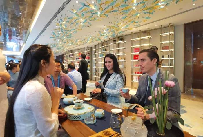 有关于双院士同台报告，全球茶业顶尖智慧今天都聚集在宜宾了！的热门新闻(11)