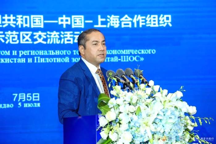 有关于上合组织20周年:云鼎柑普获颁“塔中友谊特别贡献奖”的热门新闻(8)