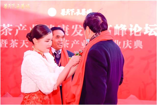 关于云南茶天下·云茶产业城开业：聚天下茶人，把握千亿云茶新契机的热门新闻(2)