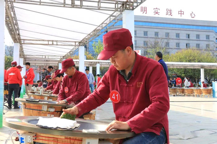 有关于2021浙江省龙井茶手工炒制技能大赛图片集的最新资讯(7)