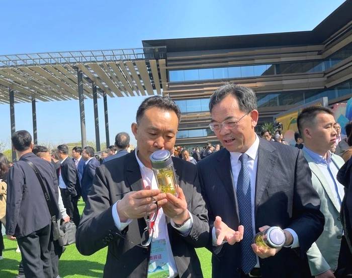 有关于溧阳茶叶节30年，村村播工程解密溧阳乡村振兴制胜“密码”的新闻(2)