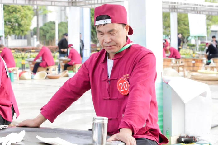 有关于2021浙江省龙井茶手工炒制技能大赛图片集的最新资讯(8)