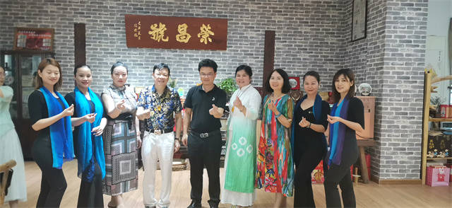 有关于十八罗汉欢聚会-荣昌号520母亲节纪念活动的热门消息(44)