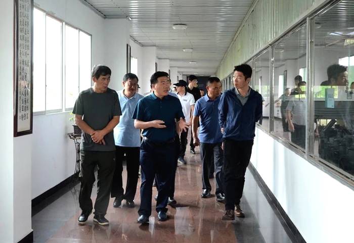 关于海峡两岸农业发展研究院莅凤考察茶叶产业的热门信息(2)