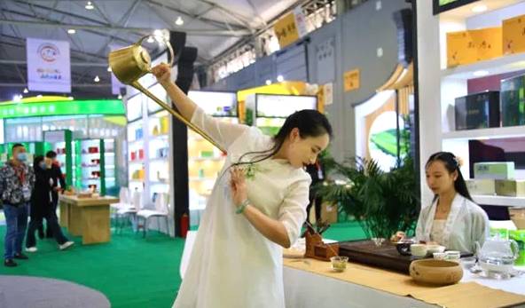 关于奋力推进茶产业转型升级 川茶品牌化迈上新台阶的热门资讯(3)