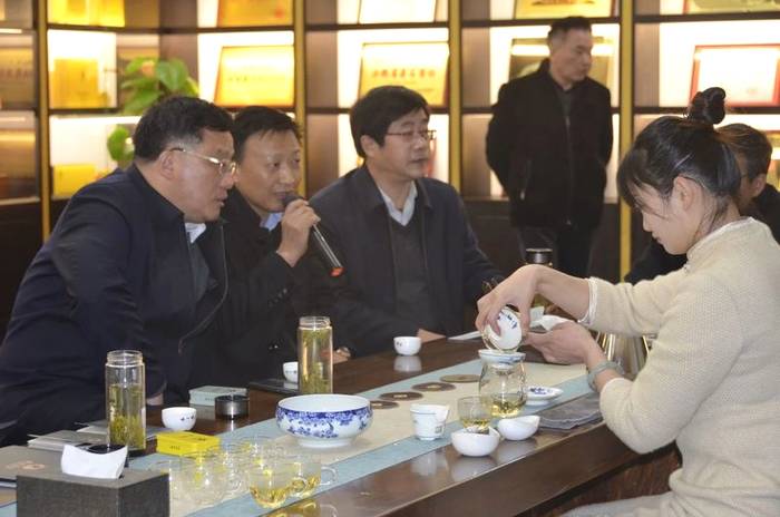 有关于湖北省宜昌市五峰土家族自治县考察团莅临霍山汉唐清茗茶叶有限公司考察的最新消息(1)