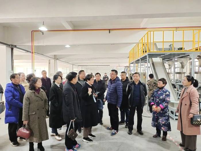 关于“两会”理事考察学习“乡雨”“更香”“骆驼九龙”茶企的信息(4)