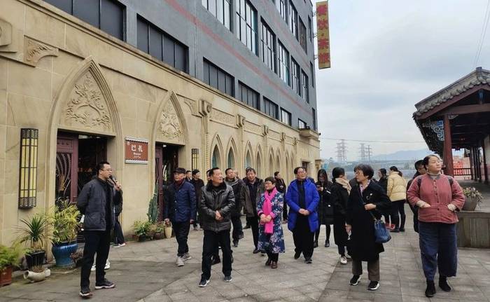 关于“两会”理事考察学习“乡雨”“更香”“骆驼九龙”茶企的信息(9)