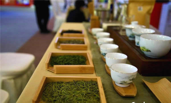 有关于精制川茶 助力四川建成“千亿茶产业强省”战略目标的资讯