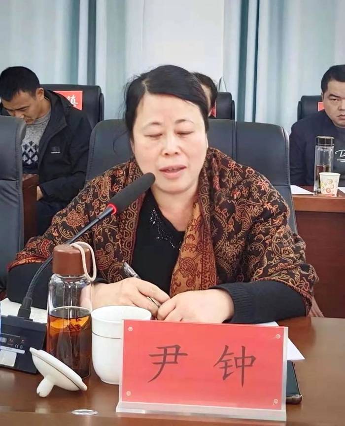 关于湖南省茶业协会战略专家组一行调研石门县茶叶产业的信息(13)