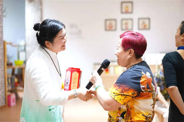 有关于十八罗汉欢聚会-荣昌号520母亲节纪念活动的热门消息(31)