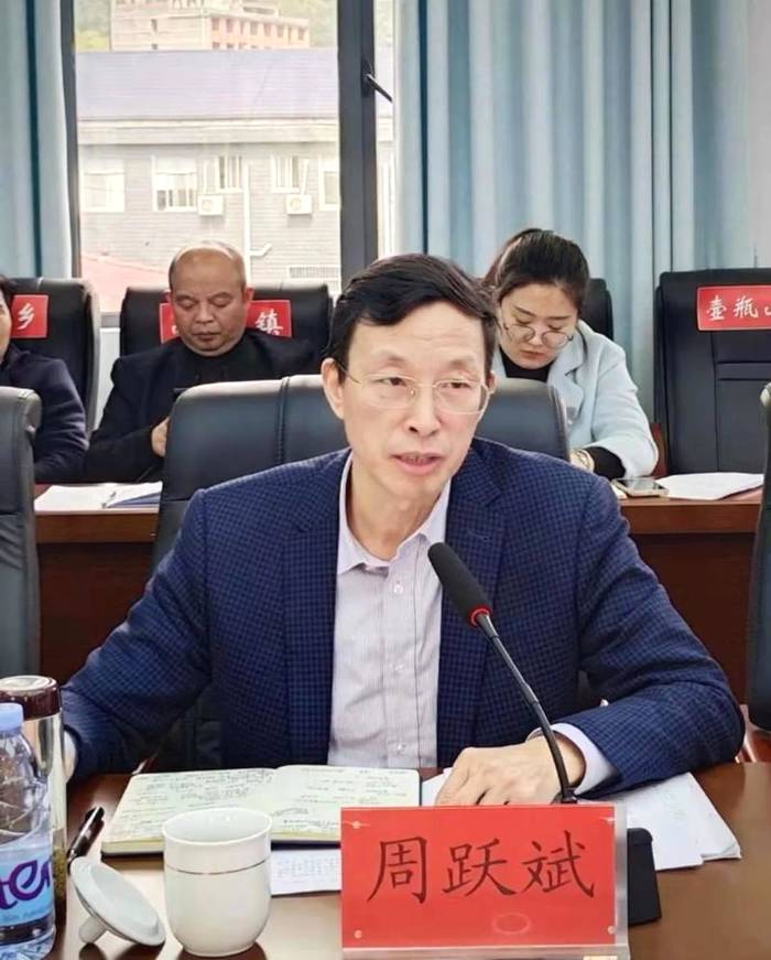 关于湖南省茶业协会战略专家组一行调研石门县茶叶产业的信息(10)