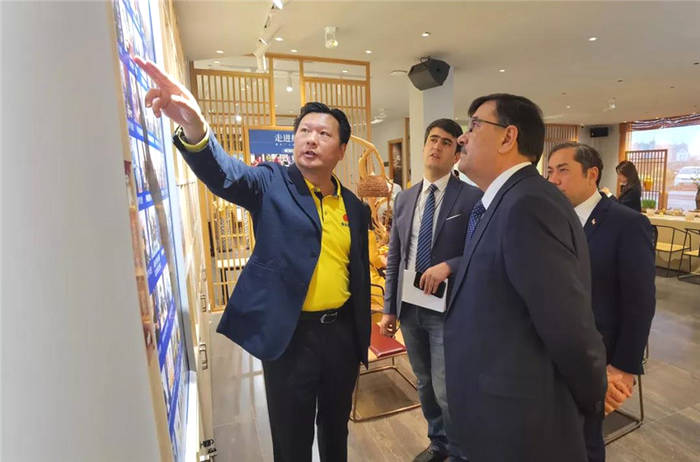 有关于塔吉克斯坦驻华大使佐希尔·萨义德佐达一行莅临云鼎柑普的信息(2)
