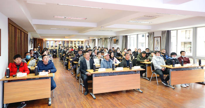 有关于福鼎市茶业协会组织200家当地茶企实地考察品品香的热门消息(10)