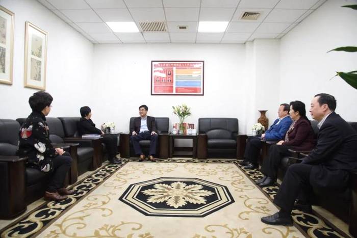 有关于贵州省人大党组书记、副主任慕德贵带队赴上海市开展贵州茶产业招商考察推介的最新信息(10)