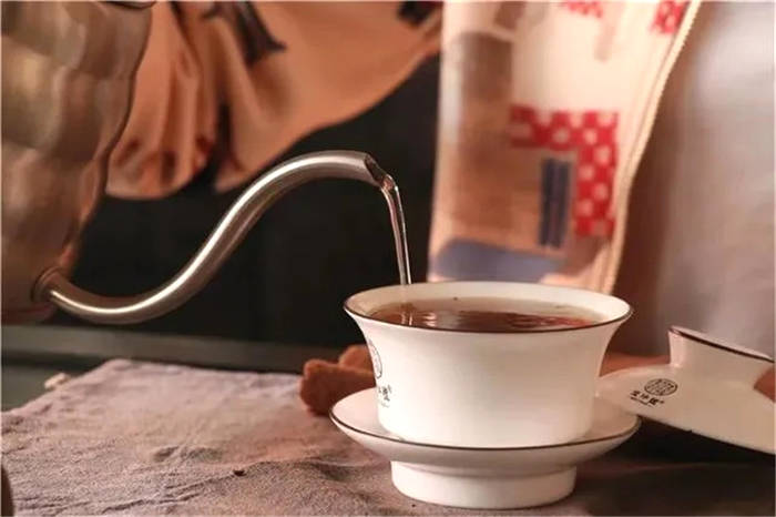 关于云南省茶叶流通协会回应“春茶乱象”问题的热门信息(3)