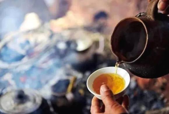 有关于云南各地春茶开采 一片茶叶成就一个绿色产业的最新信息