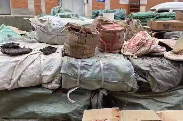 有关于「茶界重磅」上海警方集中销毁10吨、价值18亿元的假普洱茶 的消息(1)
