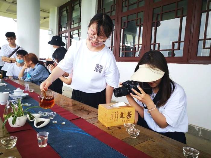 关于20余名清华大学硕士研究生到湄潭开展实践调研的最新消息(3)