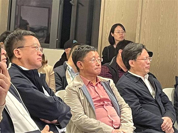 有关于文坛名家蒙顶山调研采风踏访茶马古道 感受雅安茶文化的信息(1)