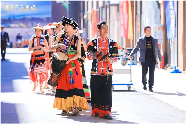 关于云南茶天下·云茶产业城开业：聚天下茶人，把握千亿云茶新契机的热门新闻(11)
