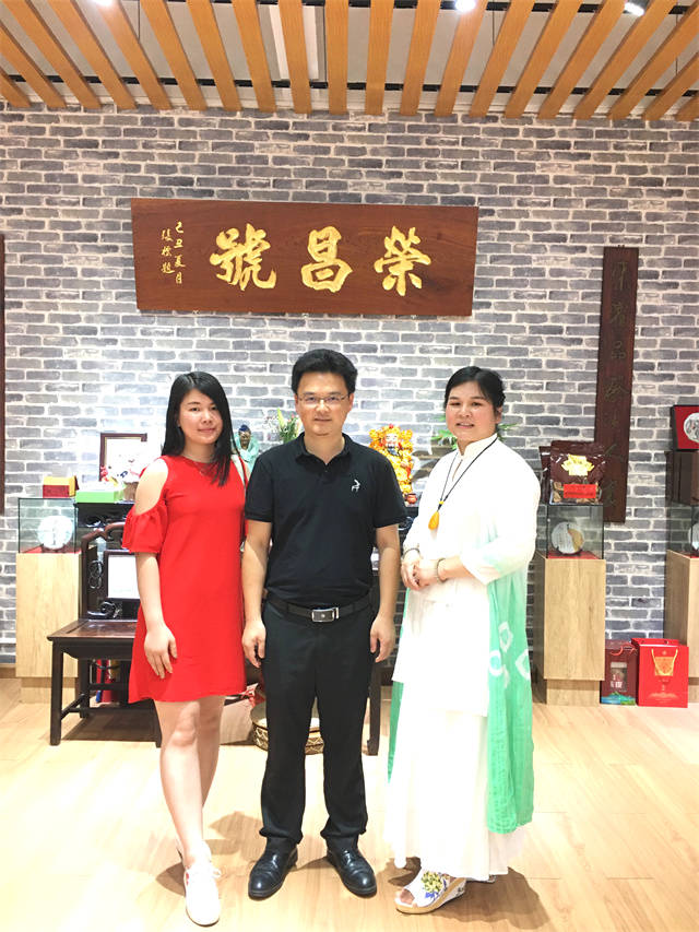 有关于十八罗汉欢聚会-荣昌号520母亲节纪念活动的热门消息(45)