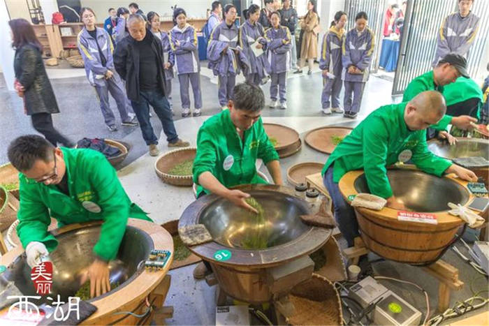 关于“新科炒茶王”花落外桐坞！00后炒茶“后浪”们来了的最新资讯(4)