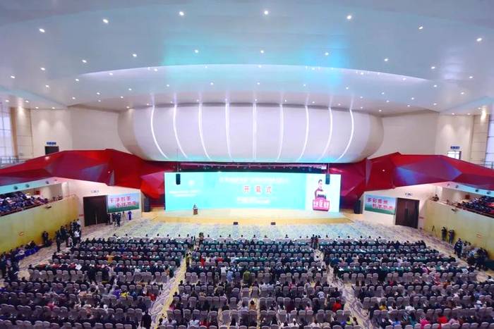 关于第13届贵州茶产业博览会湄潭开幕,谌贻琴、李炳军作重要批示的热门资讯