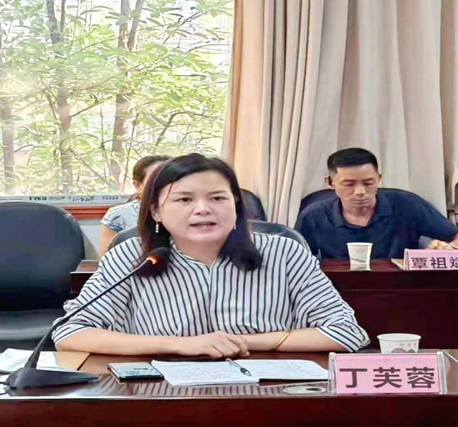 关于石门县茶叶界同行莅临湘西州交流茶产业发展经验的资讯(2)