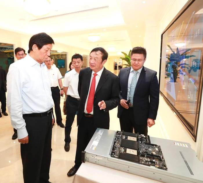 关于栗战书委员长贵州调研，强调贵州茶产业要做出自己特色，走出一条高质高效农业现代化发展之路的热门消息(2)