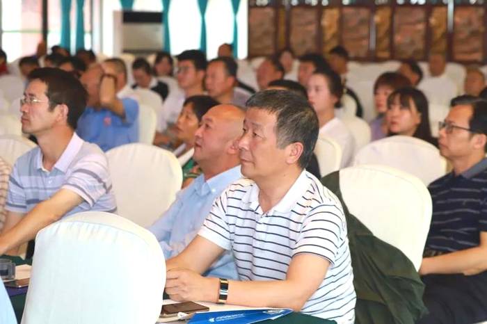 有关于茶届精英襄盛会，蒙顶山茶再出发——记名山区茶业协会年会胜利召开的热门资讯(5)