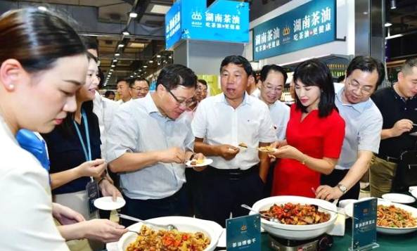 关于“湖南茶油”公共品牌正式入驻步步高超市的消息(7)