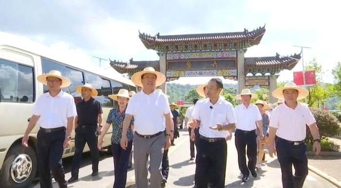 关于强化法治保障 促进产业兴旺,赵乐秦率队来梧调研法治乡村建设等工作的最新资讯(1)