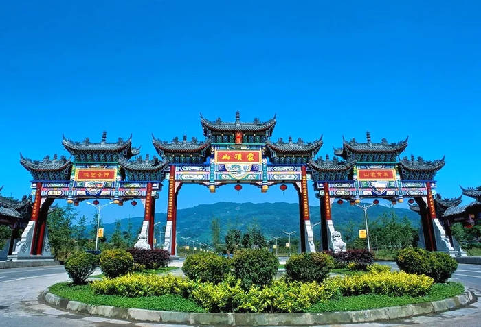 关于坐拥万亩茶田,来四川雅安解锁春日限定耍法的最新信息(14)