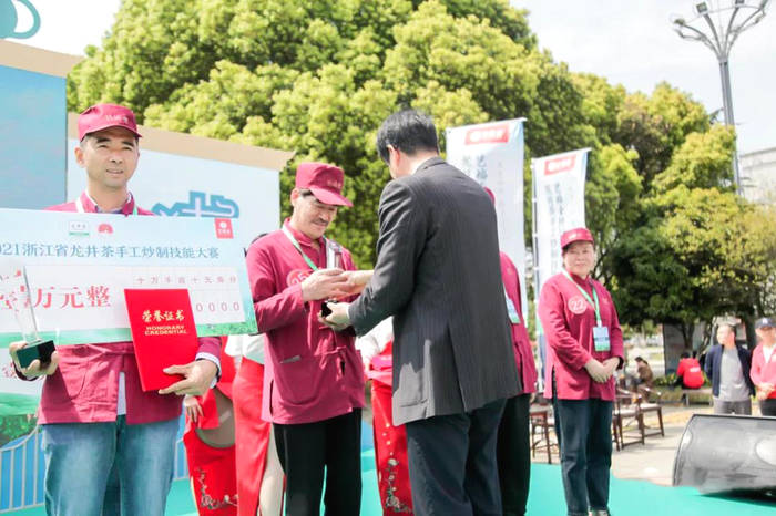 有关于2021浙江省龙井茶手工炒制技能大赛图片集的最新资讯(12)