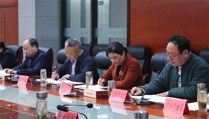 关于湖北襄阳：冯艳飞调研汉家刘氏茶走出国门情况的信息(4)