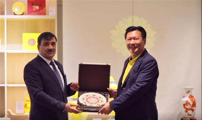 有关于塔吉克斯坦驻华大使佐希尔·萨义德佐达一行莅临云鼎柑普的信息(11)