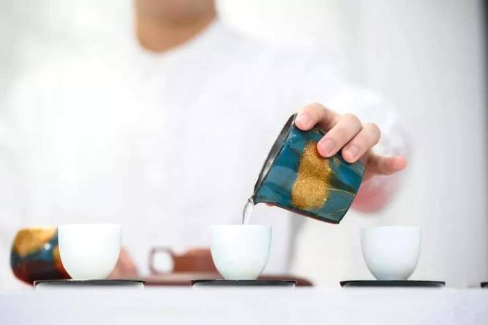 关于年轻群体热衷“健康慢消费”,老茶叶“减龄”迎来新市场的消息