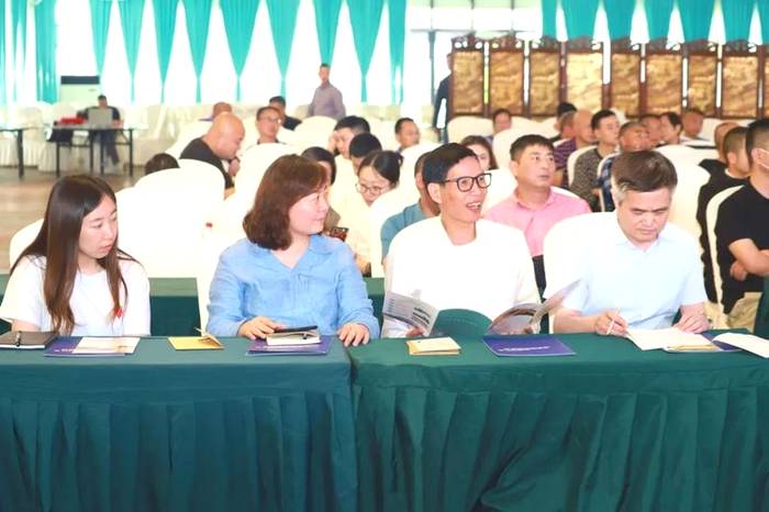 有关于茶届精英襄盛会，蒙顶山茶再出发——记名山区茶业协会年会胜利召开的热门资讯(7)