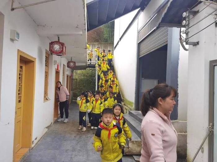 关于茶文化从娃娃抓起，林城苗苗学校开展“茶叶研学”的热门新闻(5)