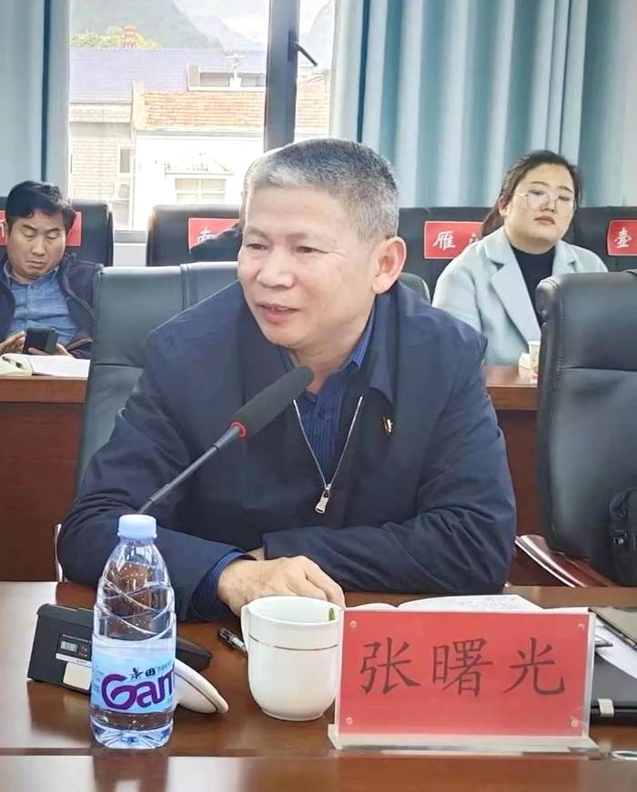 关于湖南省茶业协会战略专家组一行调研石门县茶叶产业的信息(11)